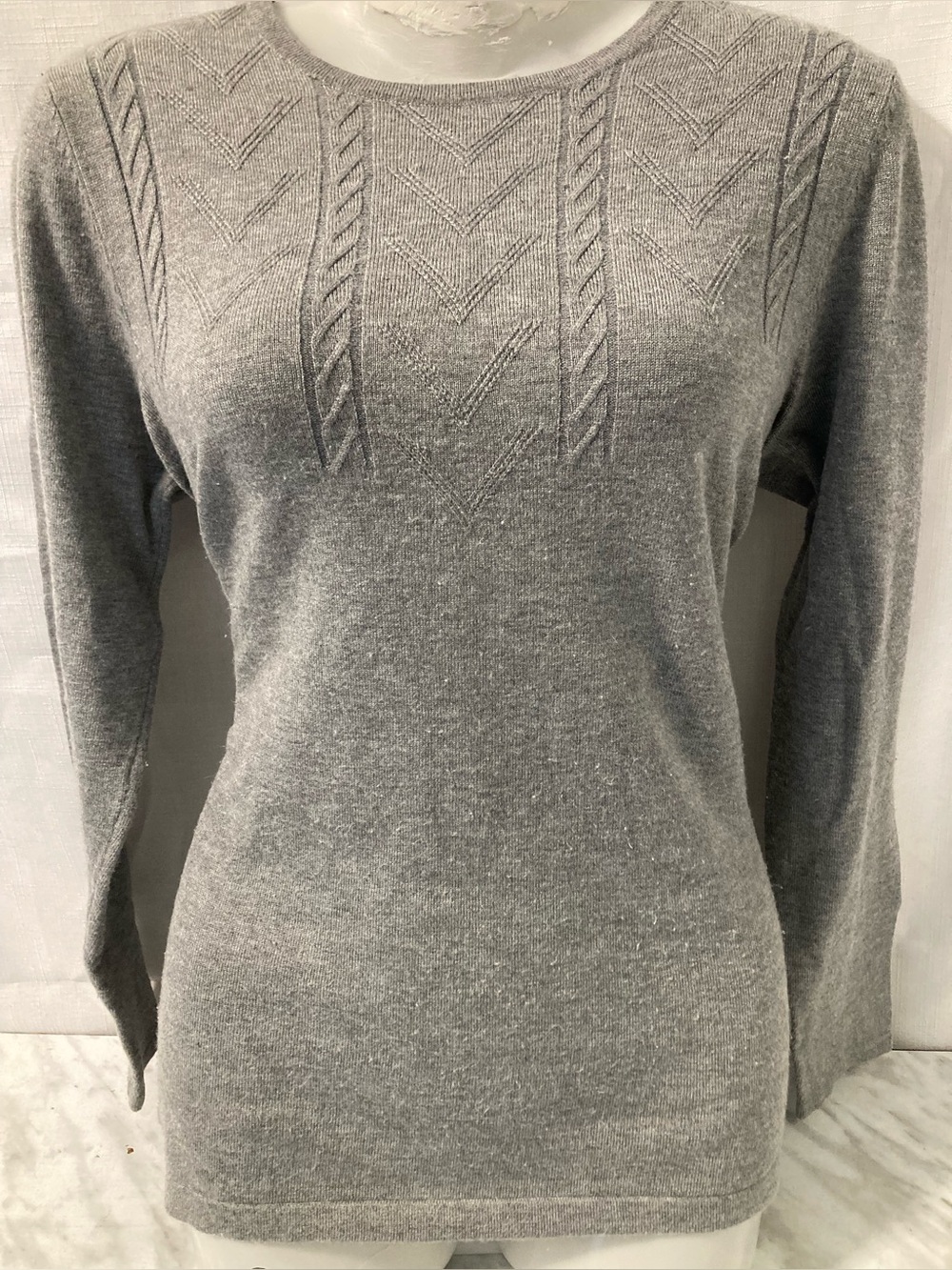 Emotions Gray Cable Knit Crew Neck Sweater Women’s Small